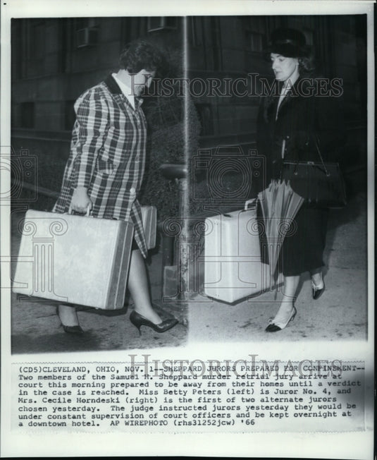 1966 Press Photo Members of Samuel Sheppard murder retrial jury arrive at court- Historic Images