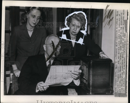 1944 Press Photo Sen. Truman and family listen to election returns on a radio- Historic Images