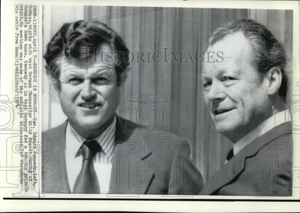 1974 Press Photo Sen. Edward Kennedy &amp; Willy Brandt visits Brandt&#39;s Bonn home- Historic Images