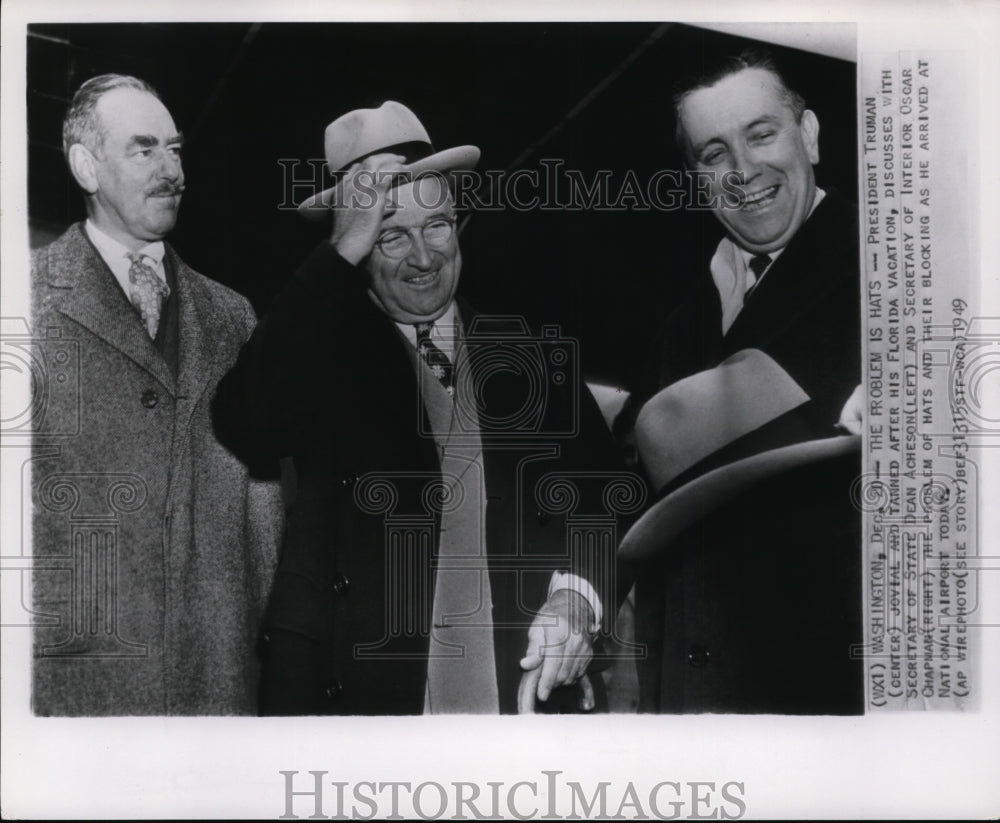 1949 Press Photo Pres Harry Truman w/ Sec of State Acheson at National Airport- Historic Images