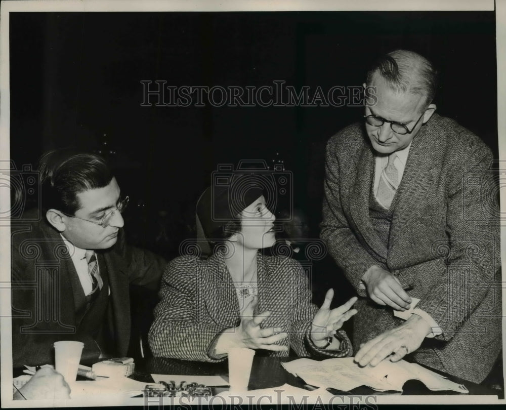 1940 Press Photo Mrs Dorothy Blumberg, testifies before the Dies Hearing in Wash- Historic Images