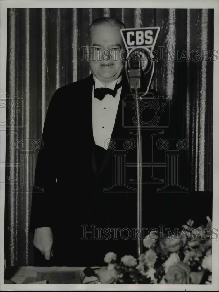 1937 Press Photo Ex-president Herbert Hoover at Economics Club of Chicago meet- Historic Images