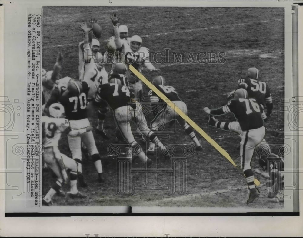 1964 Press Photo Lou Groza of Cleveland Browns misses field goal against Cards- Historic Images