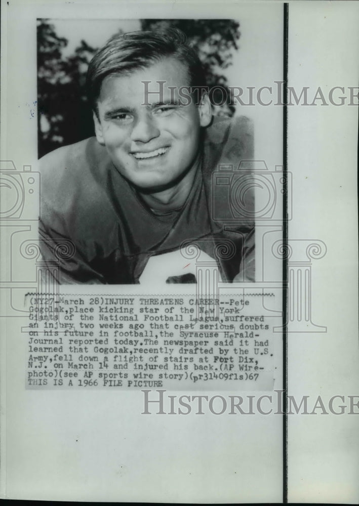 1967 Press Photo Pete Gogolak, suffered a back injury during a football game- Historic Images