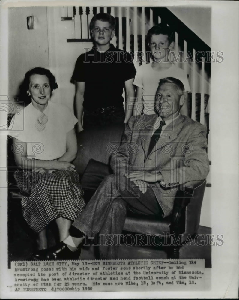 1950 Press Photo Ike Armstrong w/ family, new post-Dir. of Athletics U of Minn.- Historic Images