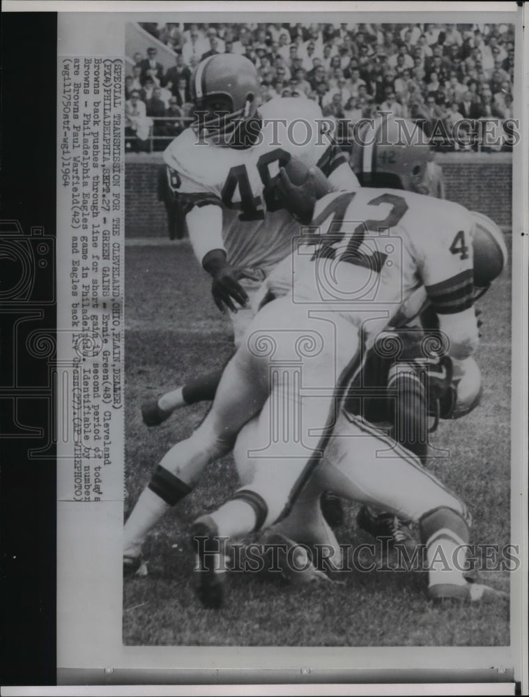 1964 Press Photo Ernie Green during Browns-Philadelphia Eagles game - cvw25442- Historic Images