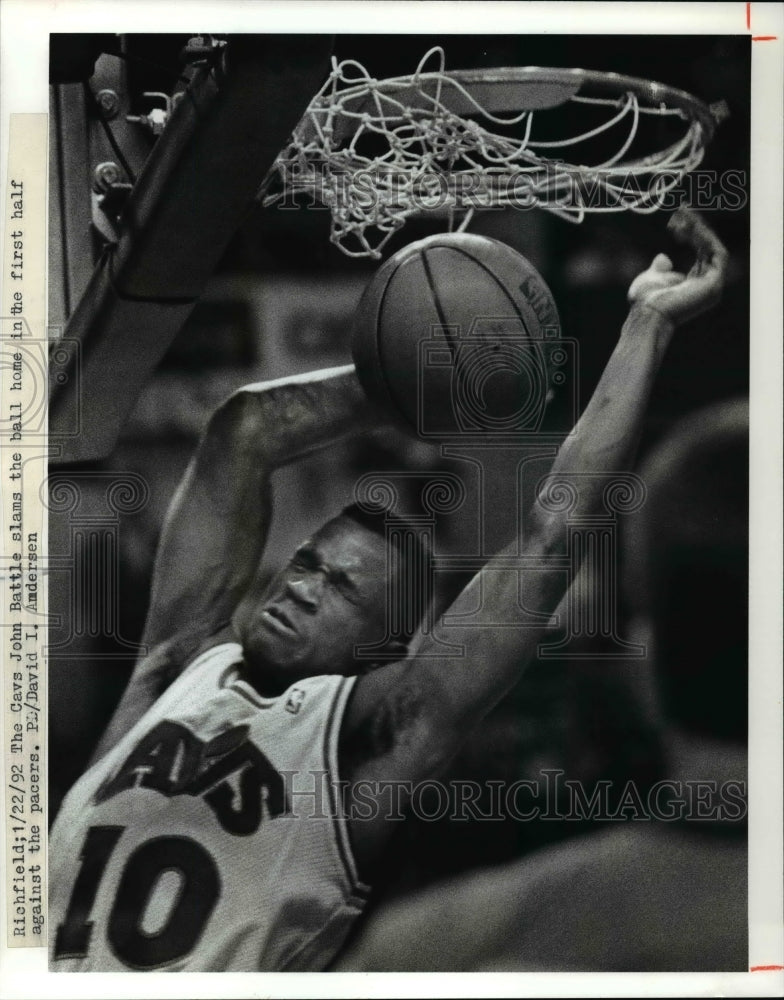 1992 Press Photo The Cavs John Battle slams the ball home in the first half- Historic Images