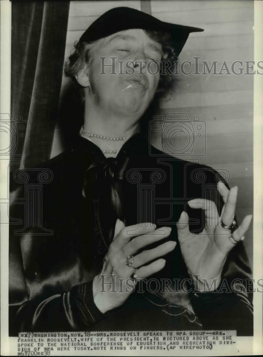 1938 Press Photo Mrs Roosevelt Speaking To WPA Group - cvw25609- Historic Images