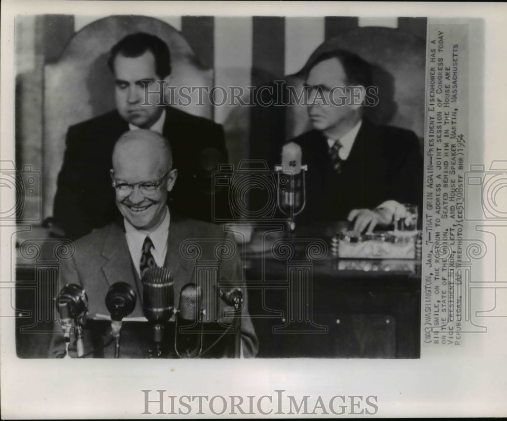 1954 Press Photo Pres Eisenhower on the rostrum to address a session of Congress- Historic Images