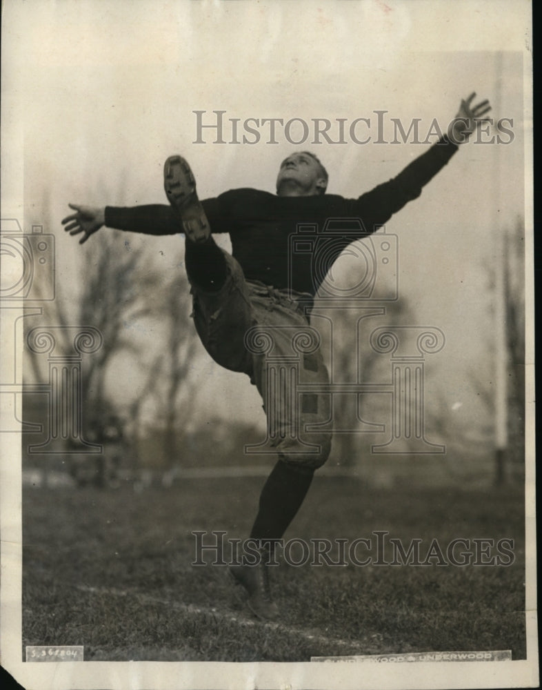 1924 Press Photo Charles Darling of the Boston College football team - cvz00325- Historic Images