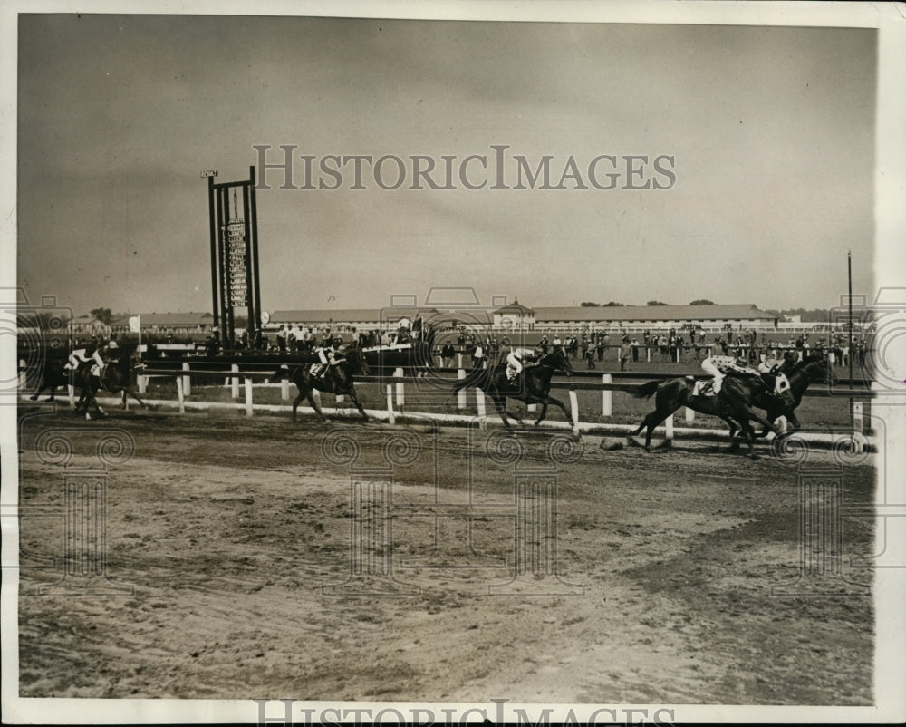 1929 Press Photo Mrs. Payne Whitney's Comstockery Wins at Aqueduct Track- Historic Images