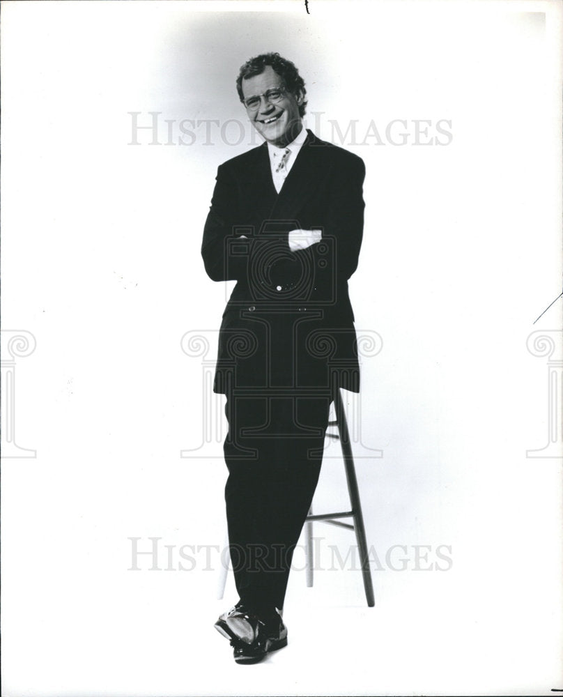 1995 Press Photo Man Dress Up Leaning on Stool - dfpb11191- Historic Images