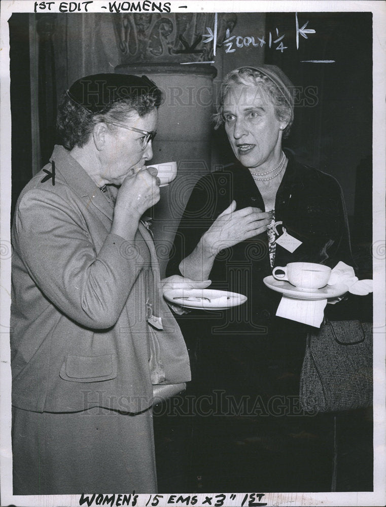 1967 Press Photo Vera Baits Irene Murphy - dfpb13151- Historic Images