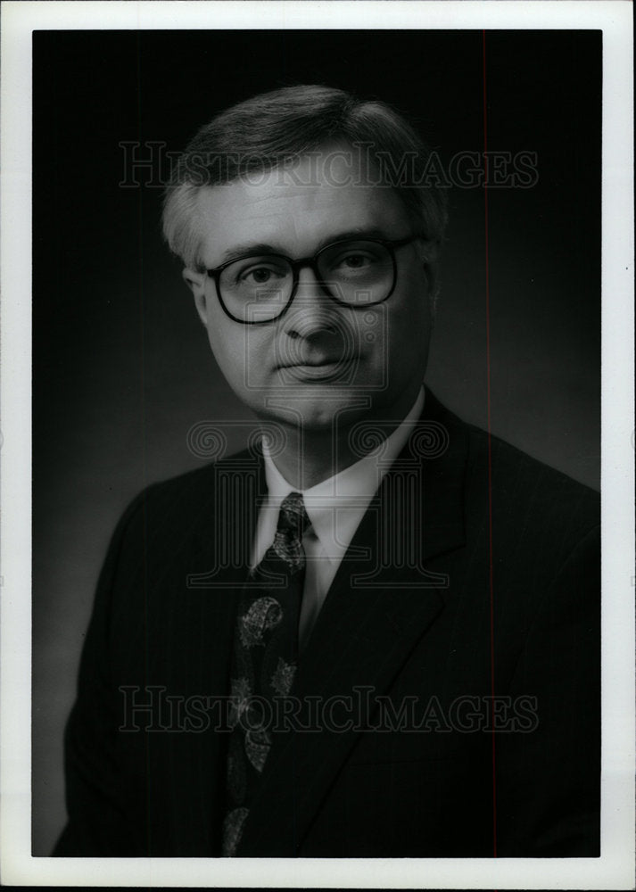 1991 Press Photo Thomas M Nielsen Kmart Corporation - dfpd26473- Historic Images