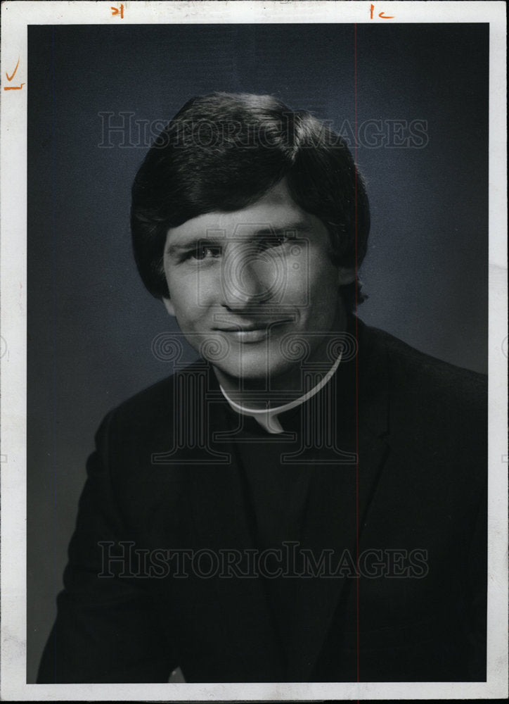 1981 Press Photo Lawrence Ventline pastor Sterling - dfpd27759- Historic Images