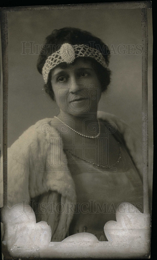 Press Photo Mrs. Frank Novin - dfpd28189- Historic Images