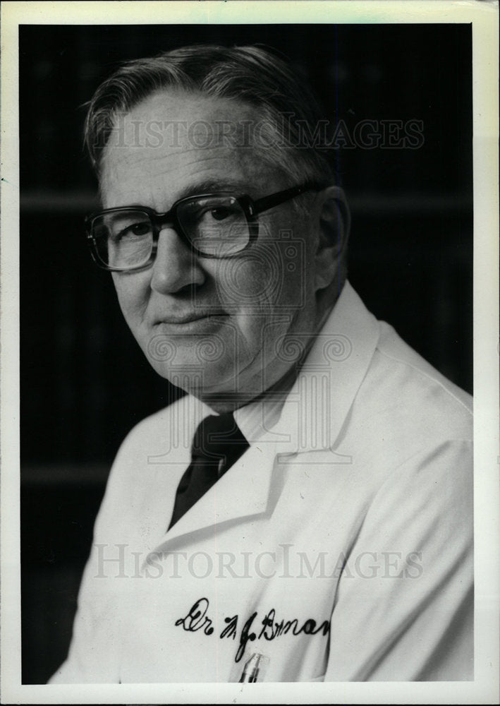 1985 Press Photo TIRC member Michael J. Brennan MD- Historic Images