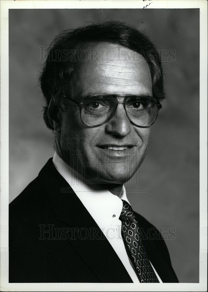 Press Photo Arnold Mikon AIA President and Chief - dfpd30957- Historic Images