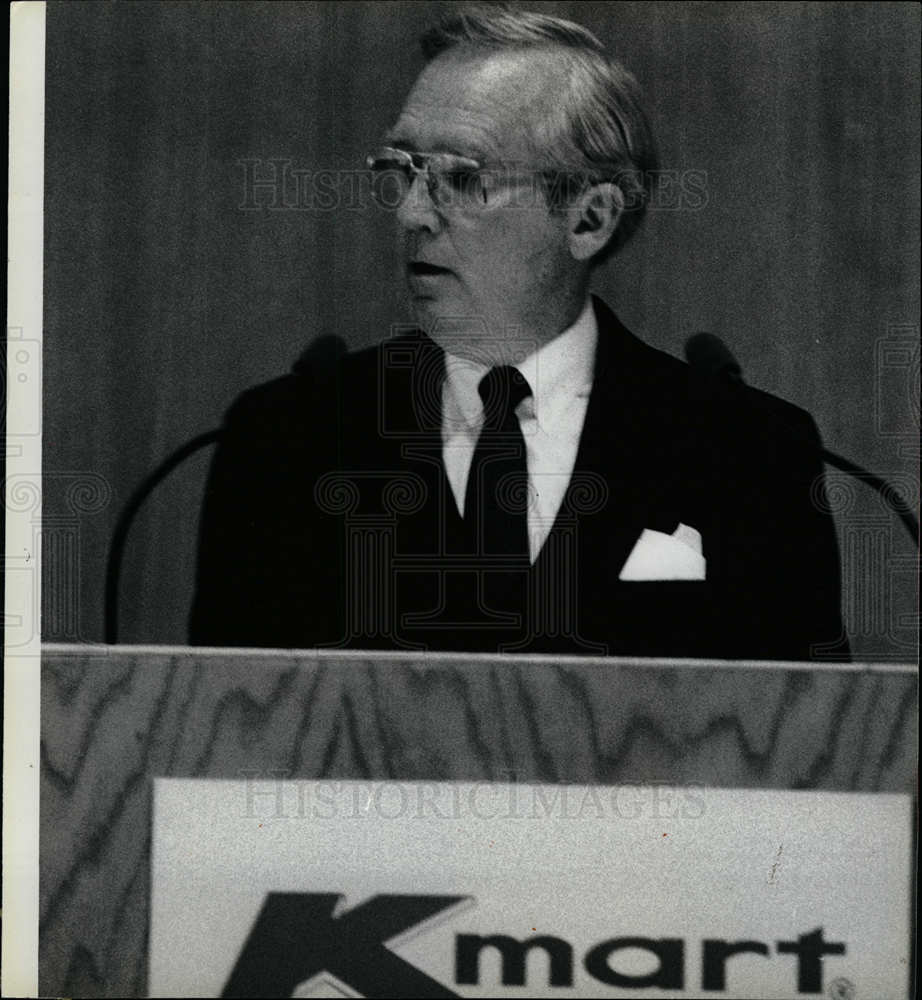 1985 Press Photo Bernard Fauber TROY meeting - dfpd32775- Historic Images