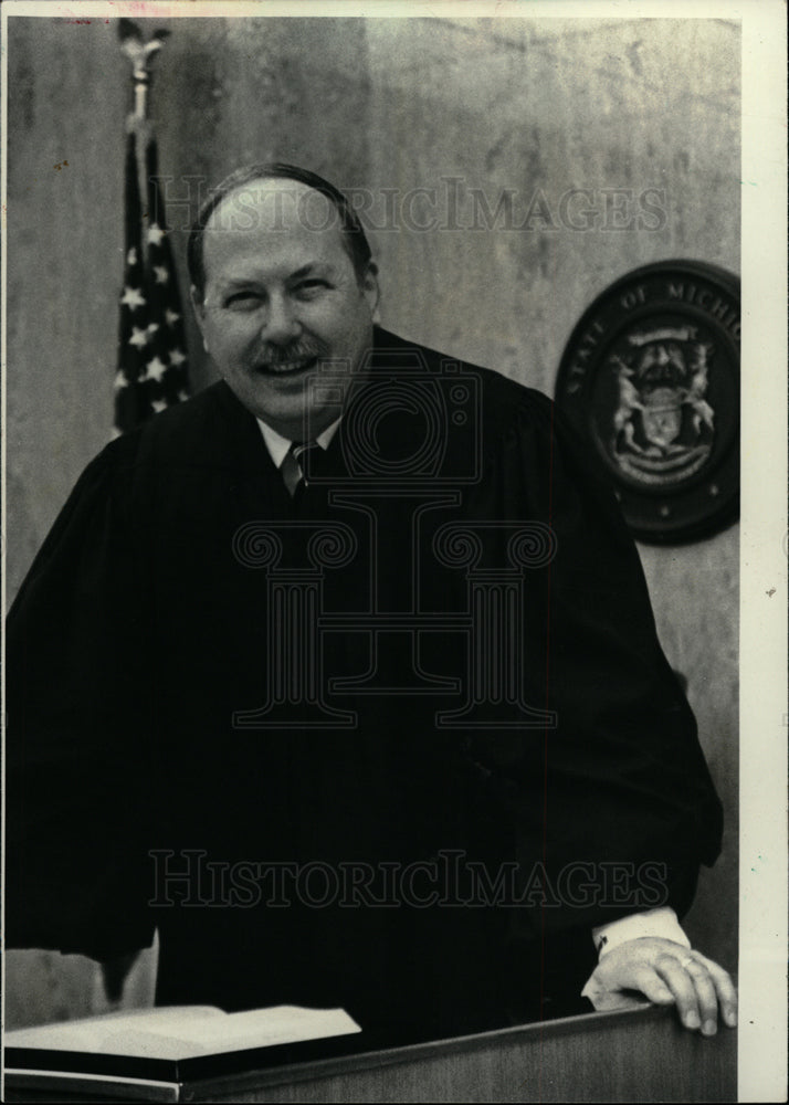 1983 Press Photo John Brien Judge Oakland - dfpd33921- Historic Images