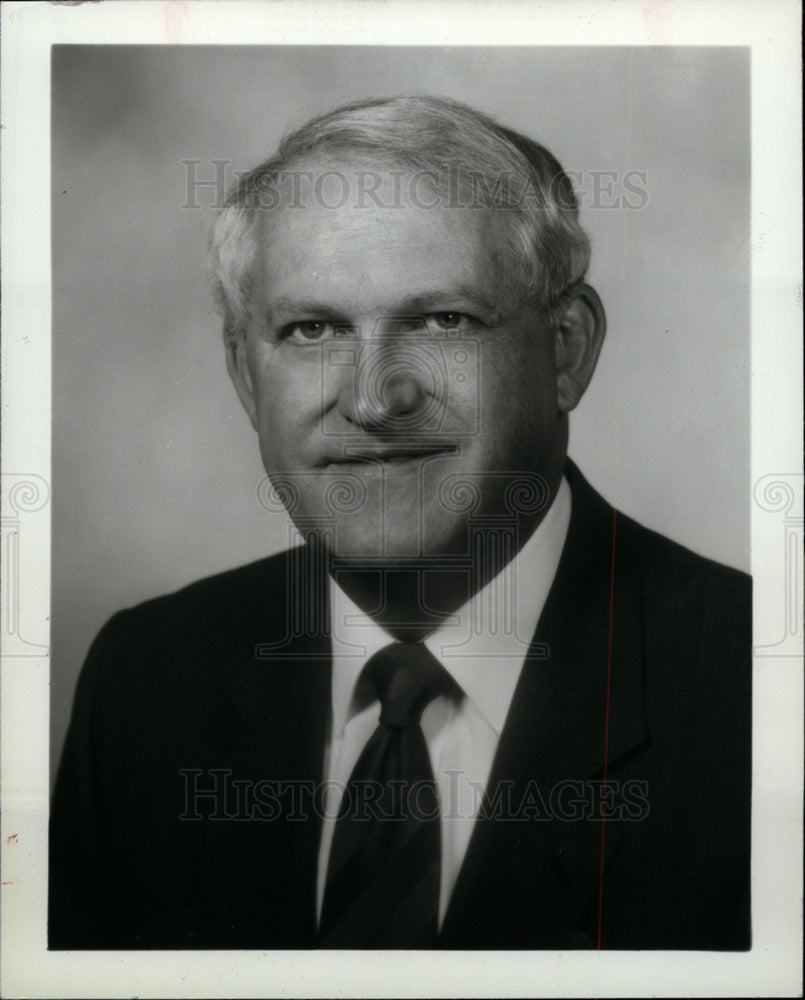 1990 Press Photo Vernon Gillespie , Siemens Automotive - dfpd34201- Historic Images