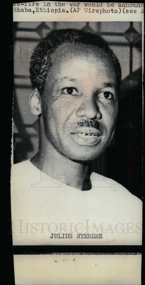 1989 Press Photo Julius Nyerere Tanzanian Politician - dfpd34675- Historic Images