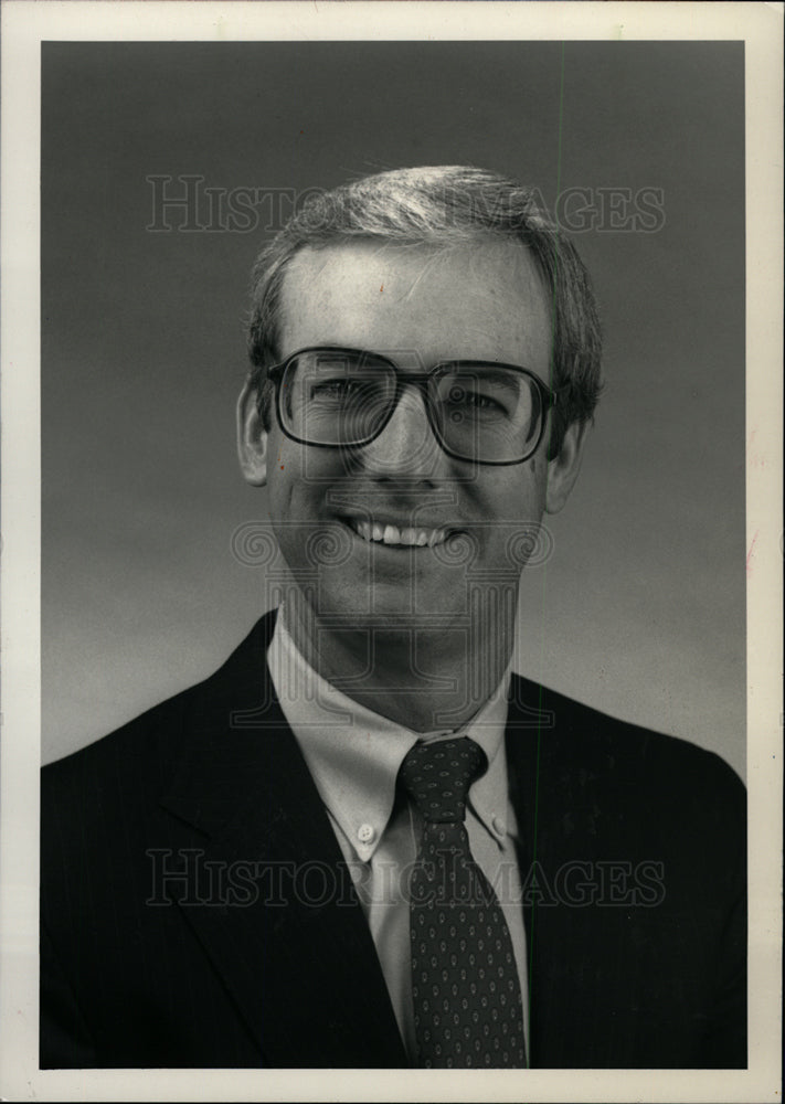 1988 Press Photo Gary Thompson Publisher World Monitor - dfpd36059- Historic Images