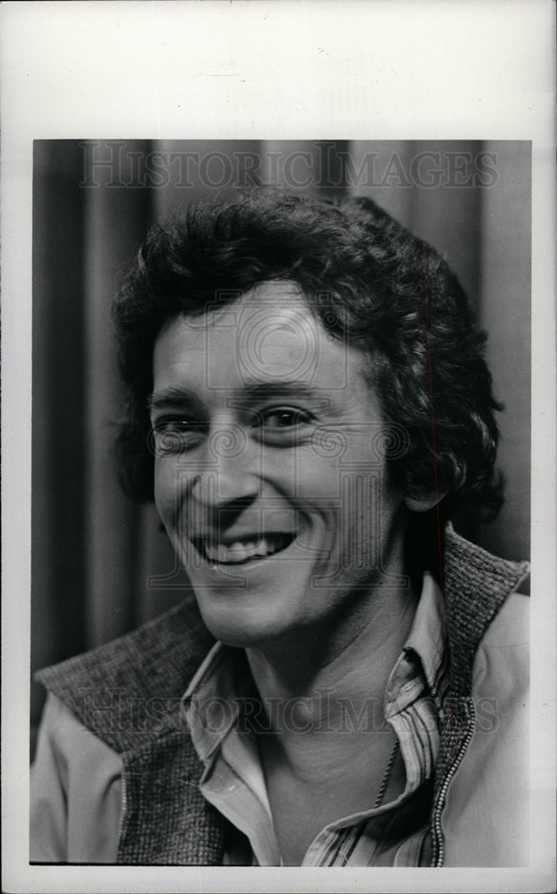 1977 Press Photo Robert Powell Actor - dfpd36925- Historic Images