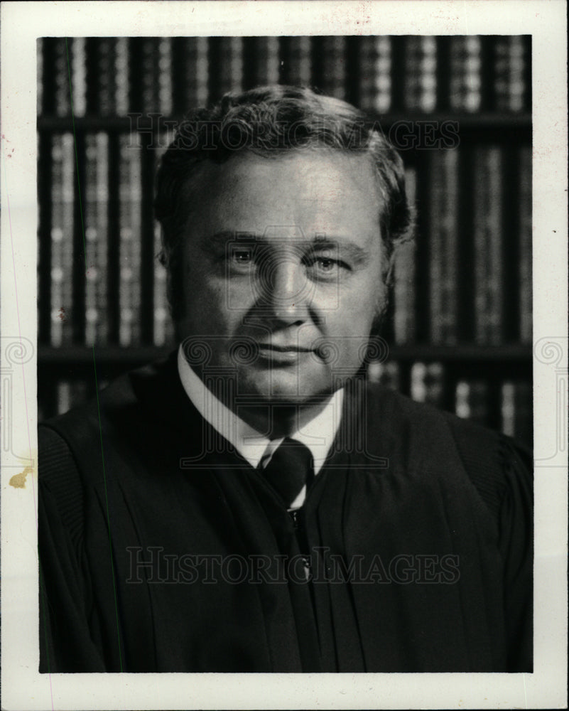 1981 Press Photo Gene Schnelz Circuit court Judge - dfpd37399- Historic Images