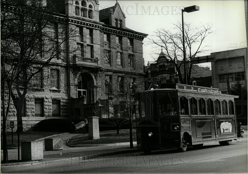 1985 Press Photo Trolleys LEXINGTON KENTUCKY downtown - dfpd38211- Historic Images