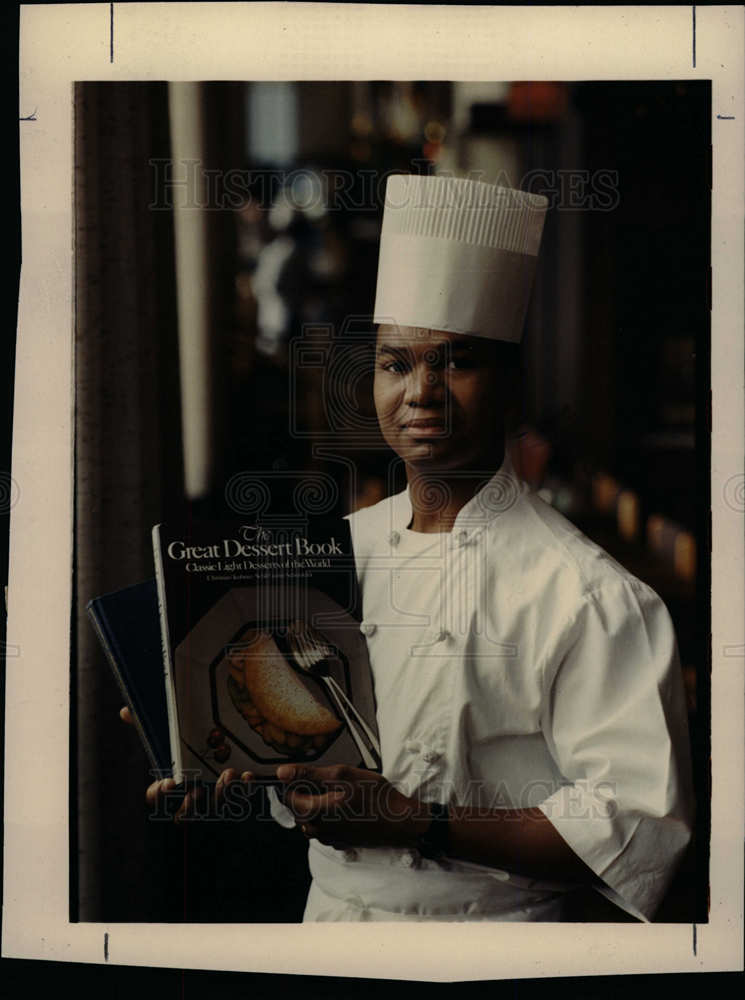 1988 Press Photo Dan Patton Money Tree Pastry Chef - dfpd41579- Historic Images