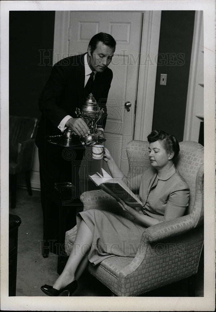 Press Photo George Montgomery painter actor - dfpd42181- Historic Images