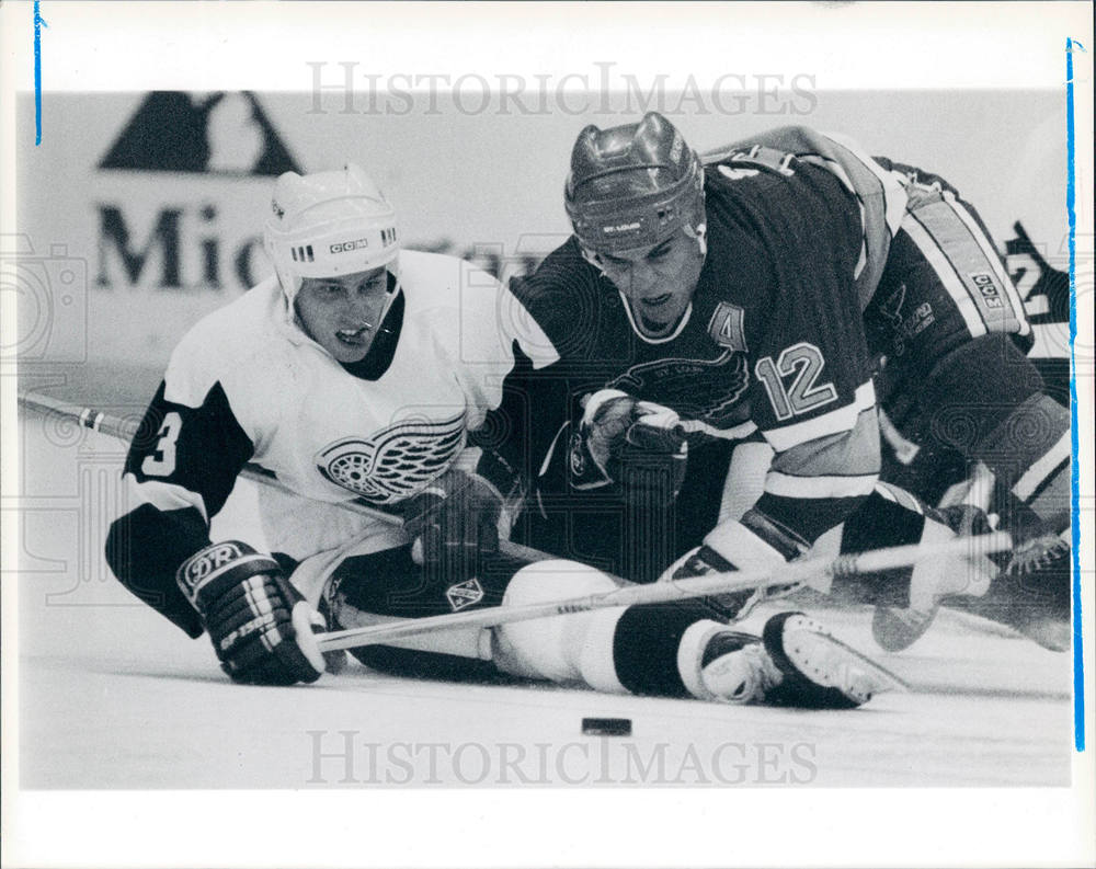 1990 Photo Steven Chiasson Adam Oates BLUES RED WINGS- Historic Images