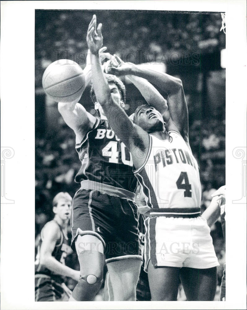 1991 Press Photo Frank Brickowski Joe Dumars NBA- Historic Images