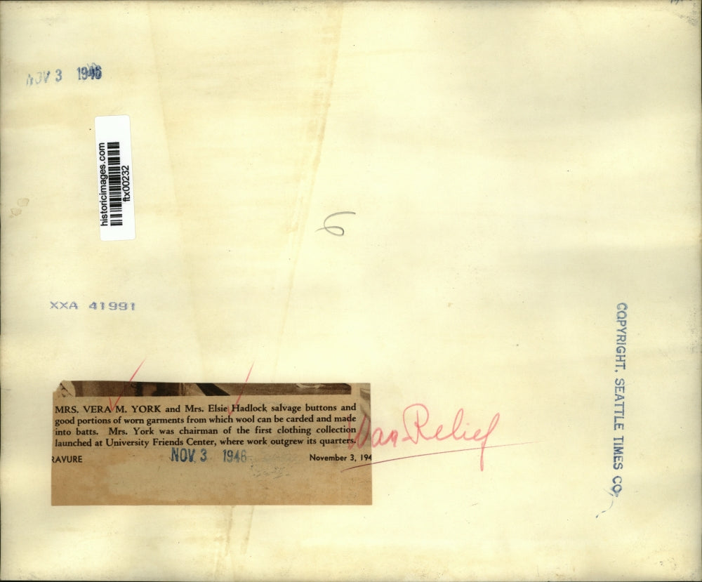 1946 Press Photo Vera York, Elsie Hadlock War Relief Clothing Collection Women