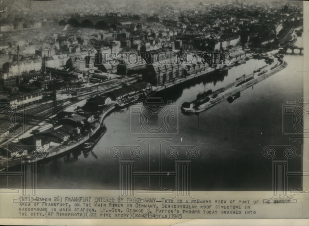 1945 Press Photo Frankfurt, Germany Harbor Pre-World War II - ftx00400