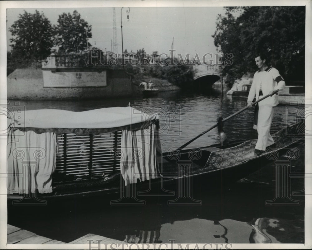 1949 Press Photo Gondola with Blinds, Grand Canal, Venice, Italy - ftx00729