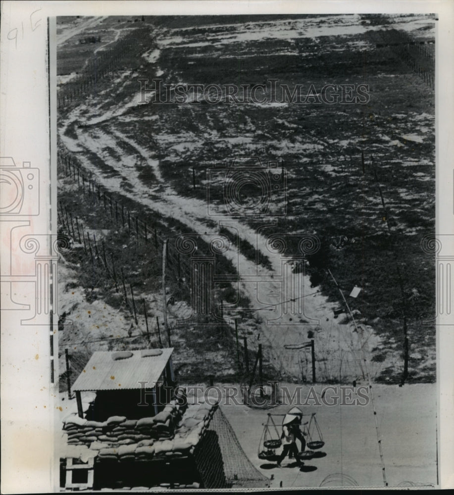 1968 Press Photo Vietnamese Outpost, Da Nang - ftx00940