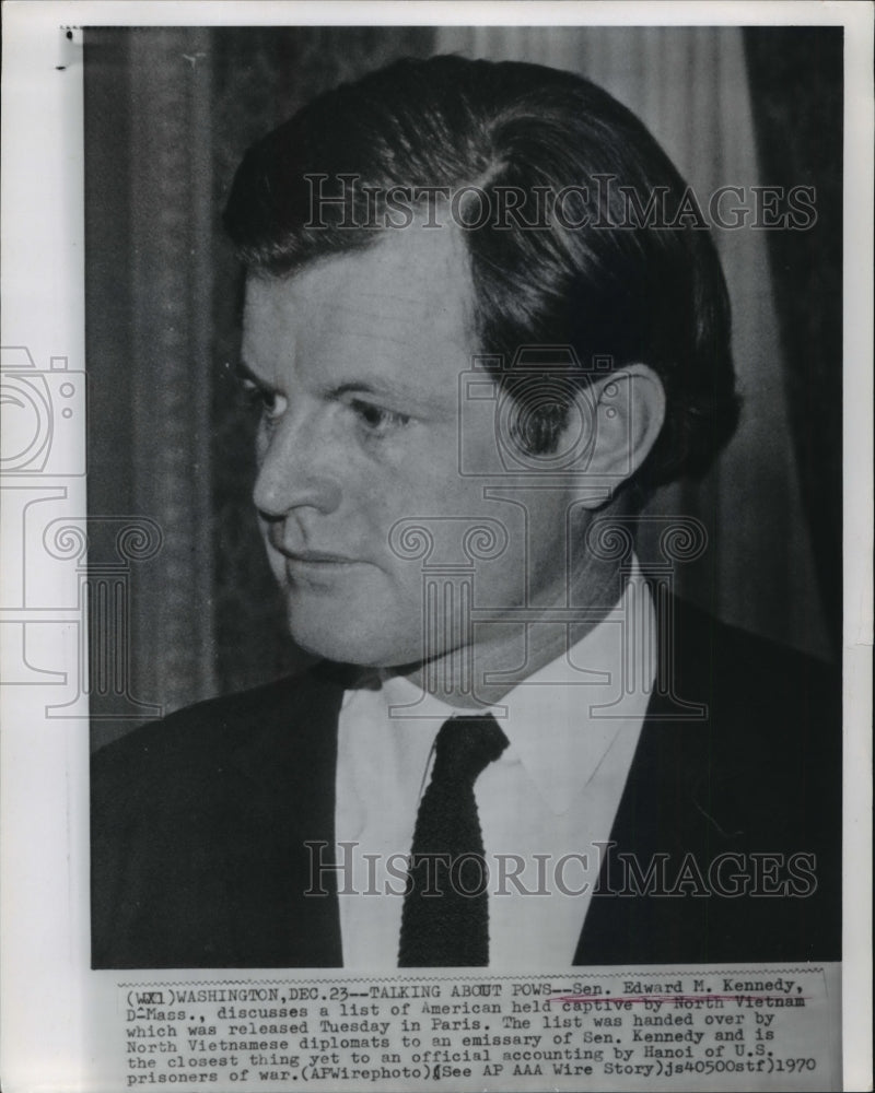 1970 Press Photo Senator Edward Kennedy Discusses Vietnam Prisoner List