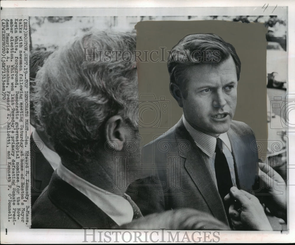 1970 Press Photo Senator Edward Kennedy with Press after Meeting w/ Kevin White