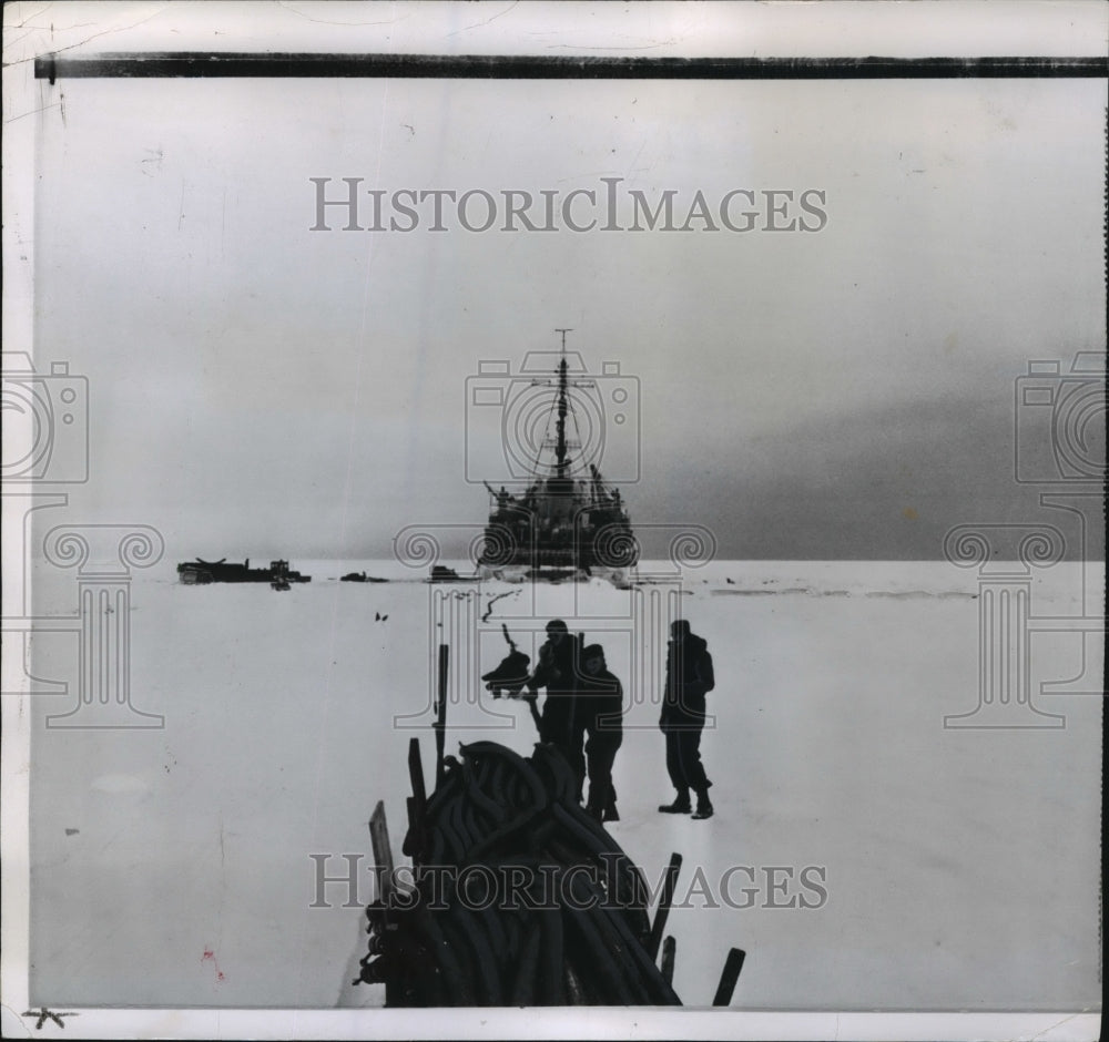 1956 Press Photo US Navy Operation Members, Antarctica Coast Guard &quot;Eastwind&quot;- Historic Images