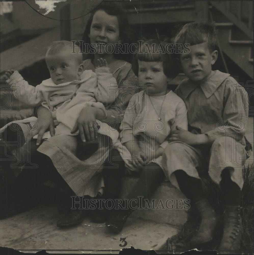 1912 Press Photo JC Kuhn's Children - ftx01630