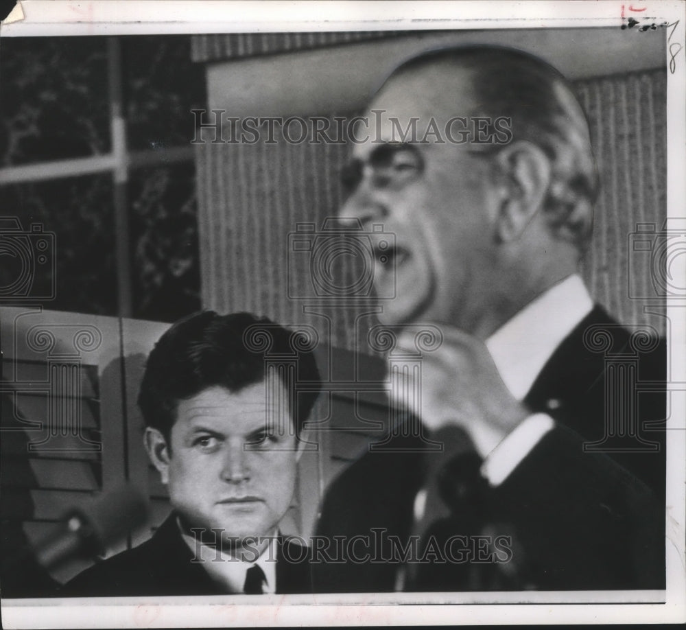 1969 Press Photo Senator Edward Kennedy at President Johnson Farewell Reception