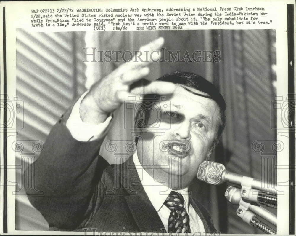 1972 Press Photo Jack Anderson Address Press Club Luncheon on Nuclear War- Historic Images