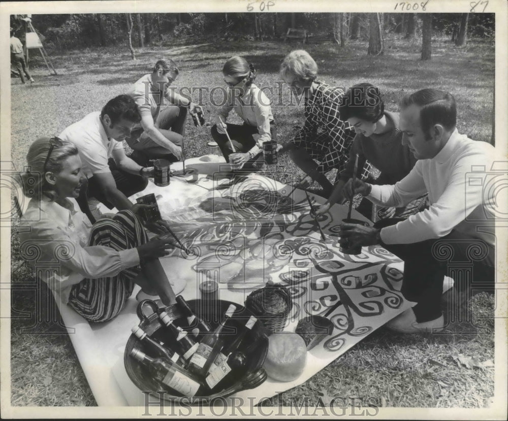 1969 Press Photo Group painting tablecloths for the Museum of Fine Arts Fair