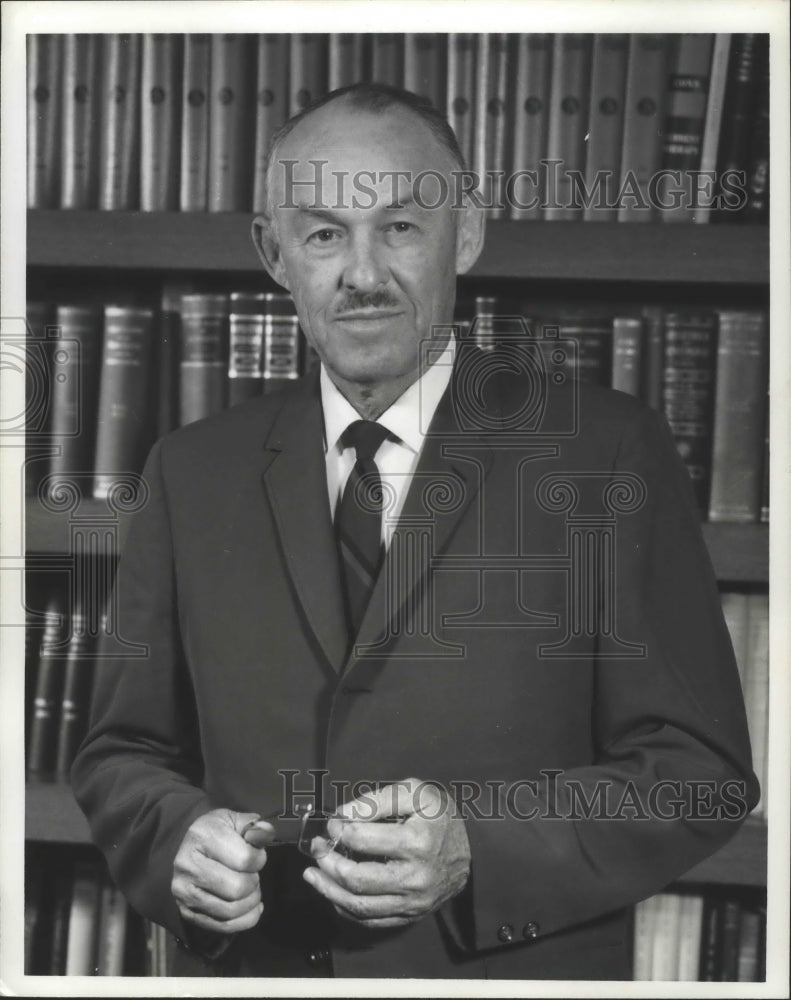 1972 Press Photo Dr. R. Lee Clark, M. D. - hca00861