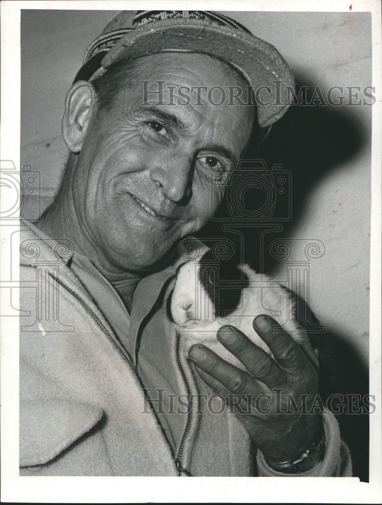 1959 Press Photo Rabbit Named Best of Show at The Fat Stock Show, Houston- Historic Images