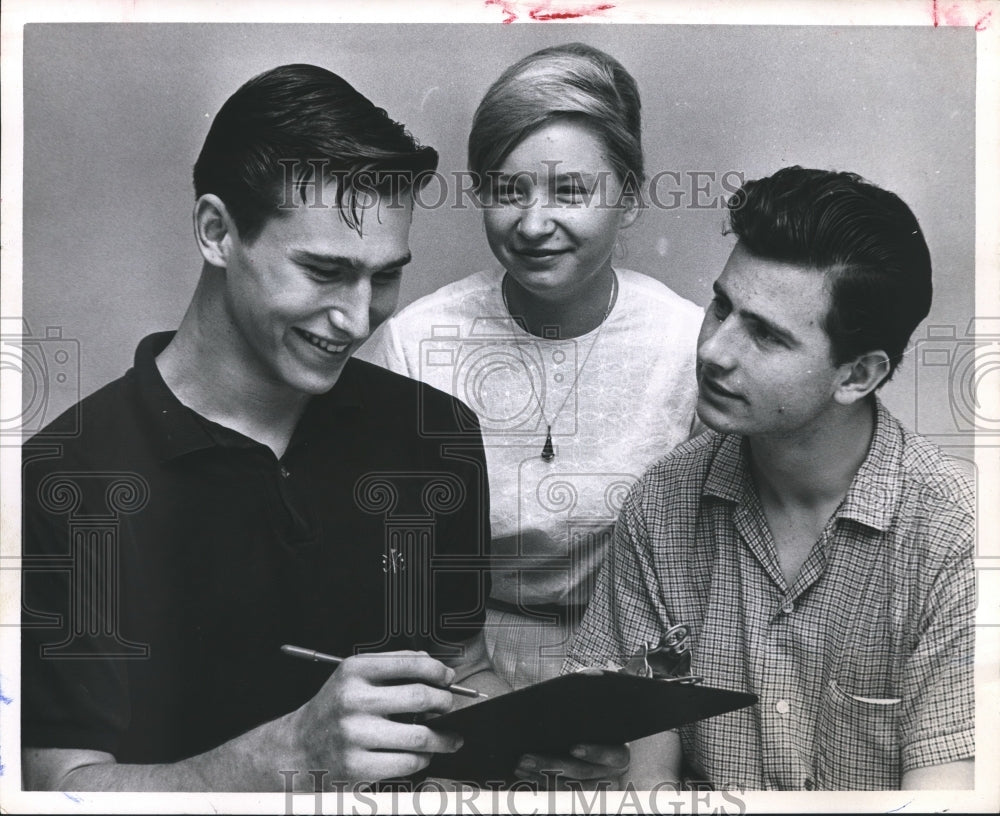 1963 Press Photo American Field Service Students Form a Club, Houston