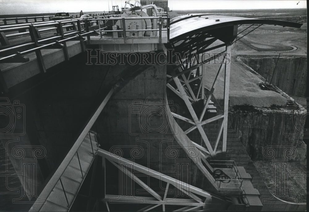 1970 Press Photo view of roadway across Amistad Dam, Texas - hca03797