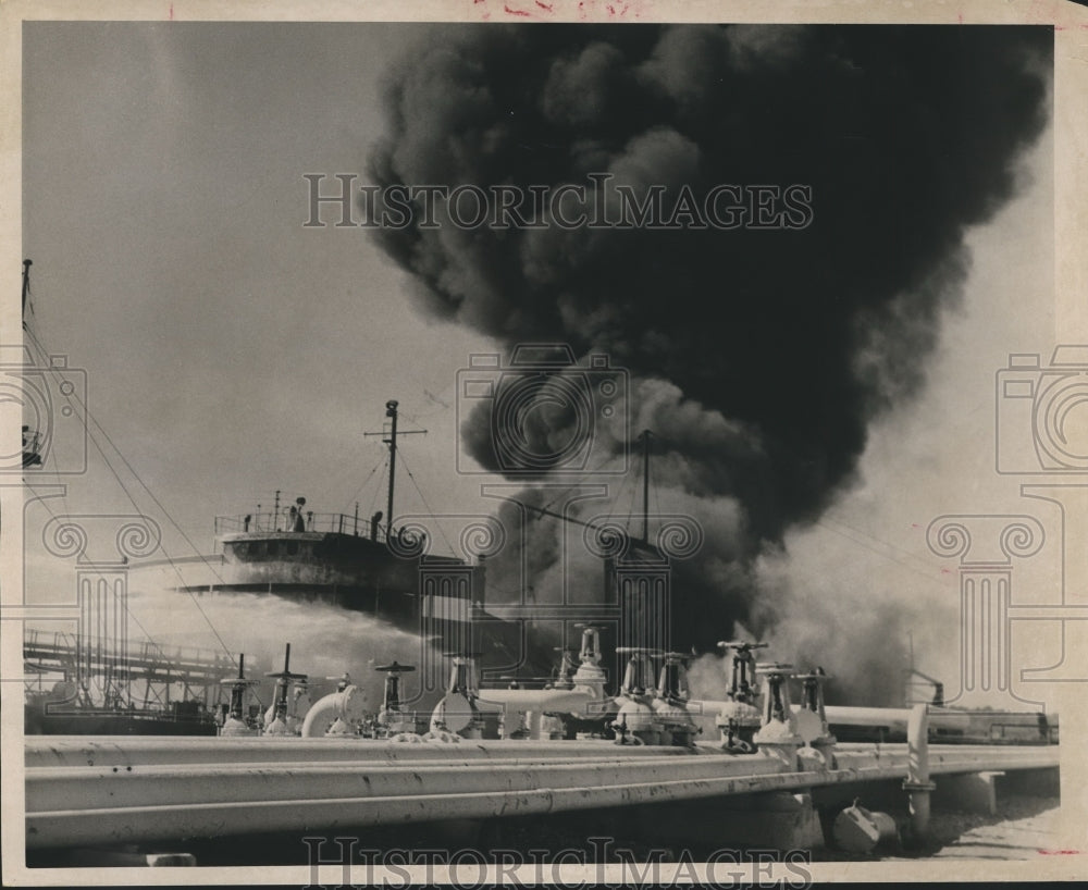 1959 Press Photo Amoco Virginia Ship with Fire - hca03812- Historic Images